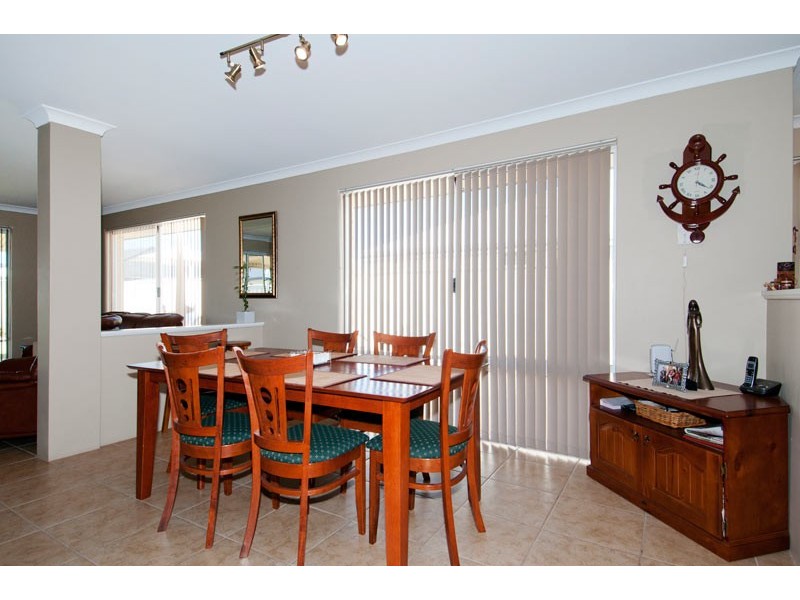 22 Banksiadale Gate, Lakelands WA 6180