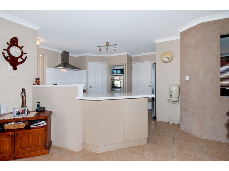 22 Banksiadale Gate, Lakelands WA 6180