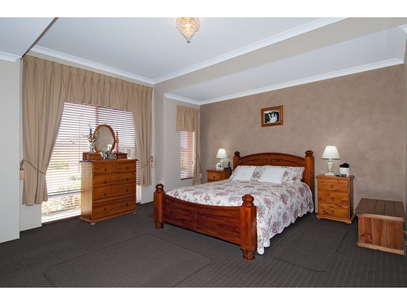 22 Banksiadale Gate, Lakelands WA 6180