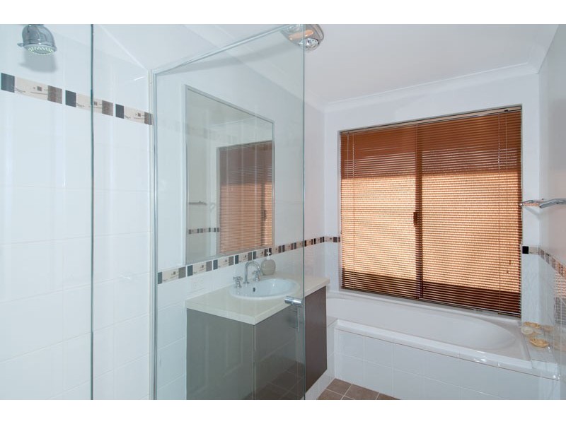 22 Banksiadale Gate, Lakelands WA 6180