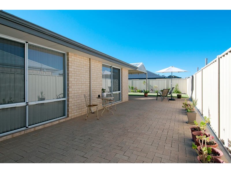 22 Banksiadale Gate, Lakelands WA 6180