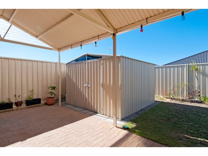22 Banksiadale Gate, Lakelands WA 6180