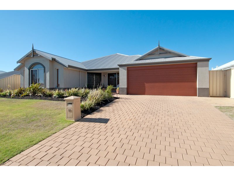 22 Banksiadale Gate, Lakelands WA 6180
