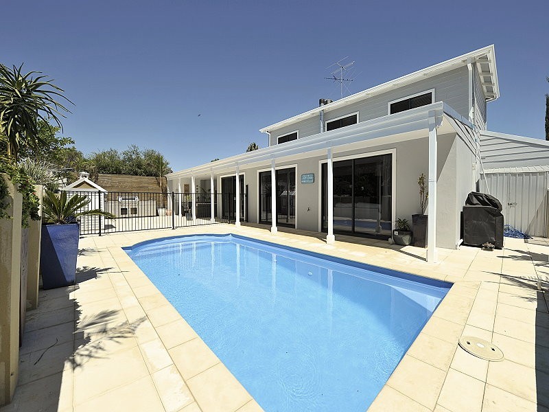 12 Lyelta Street, Falcon WA 6210