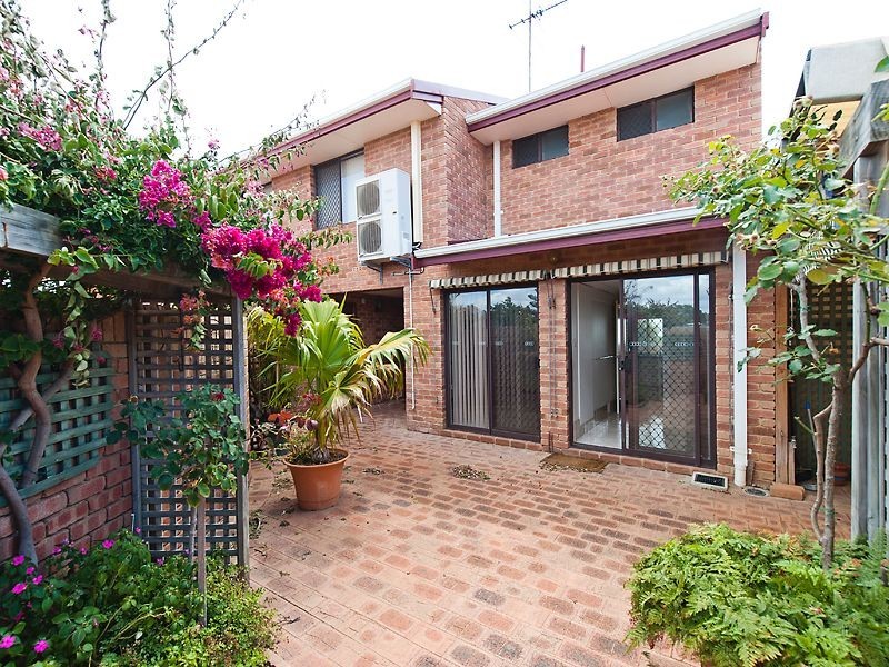 1/7 Rocklea Place, Silver Sands WA 6210