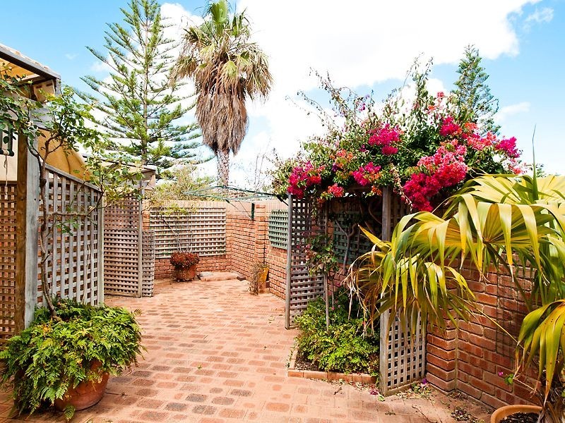 1/7 Rocklea Place, Silver Sands WA 6210