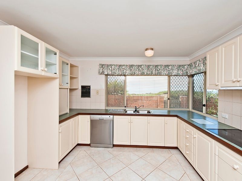 1/7 Rocklea Place, Silver Sands WA 6210