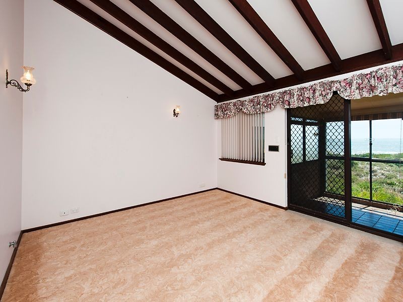 1/7 Rocklea Place, Silver Sands WA 6210