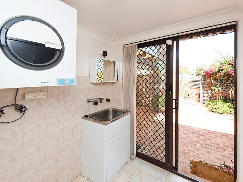 1/7 Rocklea Place, Silver Sands WA 6210