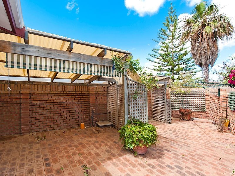 1/7 Rocklea Place, Silver Sands WA 6210