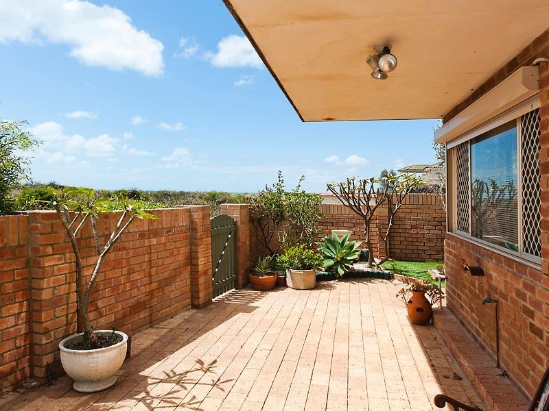 1/7 Rocklea Place, Silver Sands WA 6210