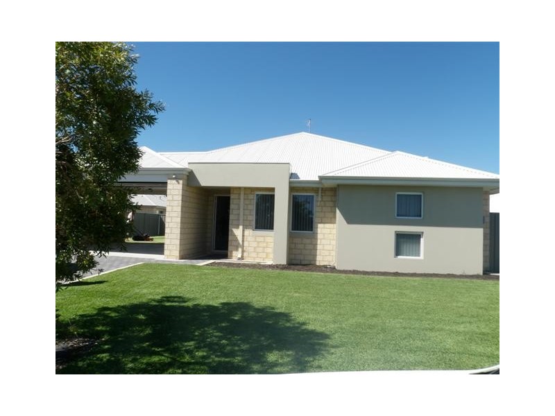 11 Vauclase Way, Coodanup WA 6210