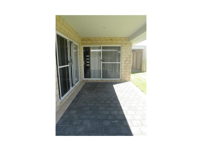11 Vauclase Way, Coodanup WA 6210