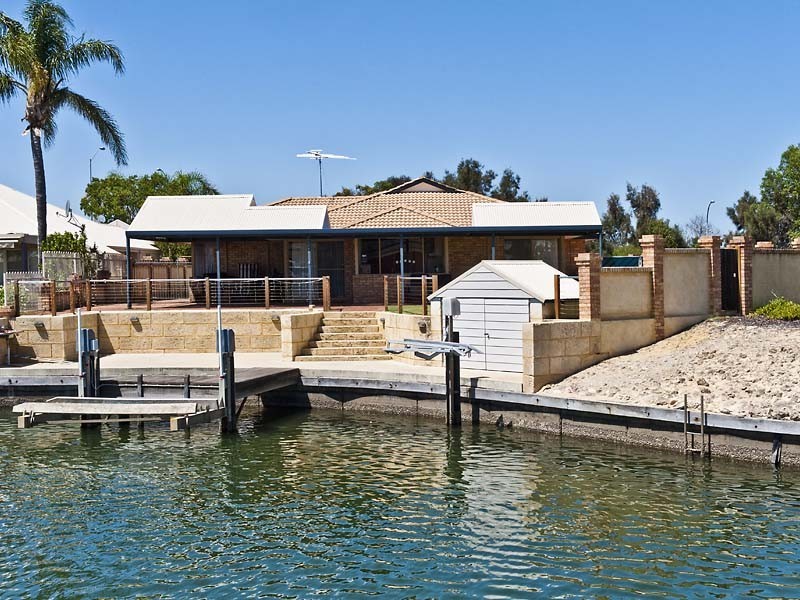 36 Waterside Drive, Dudley Park WA 6210