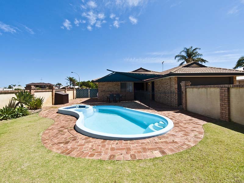 36 Waterside Drive, Dudley Park WA 6210