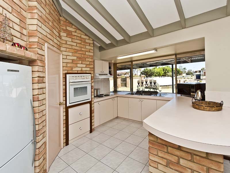 36 Waterside Drive, Dudley Park WA 6210