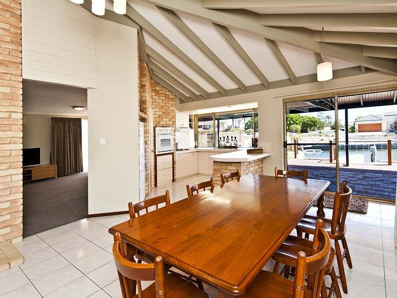 36 Waterside Drive, Dudley Park WA 6210