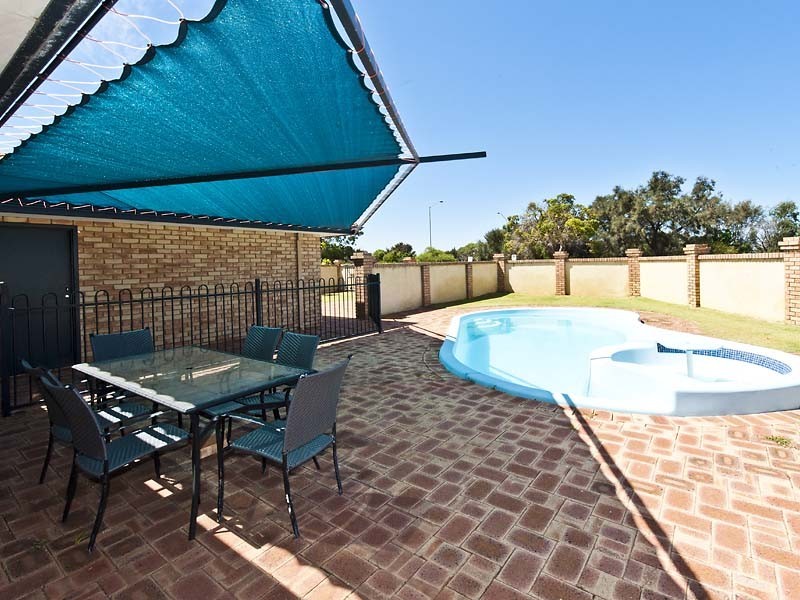 36 Waterside Drive, Dudley Park WA 6210