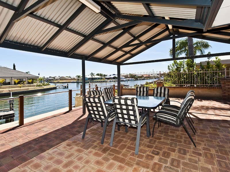 36 Waterside Drive, Dudley Park WA 6210