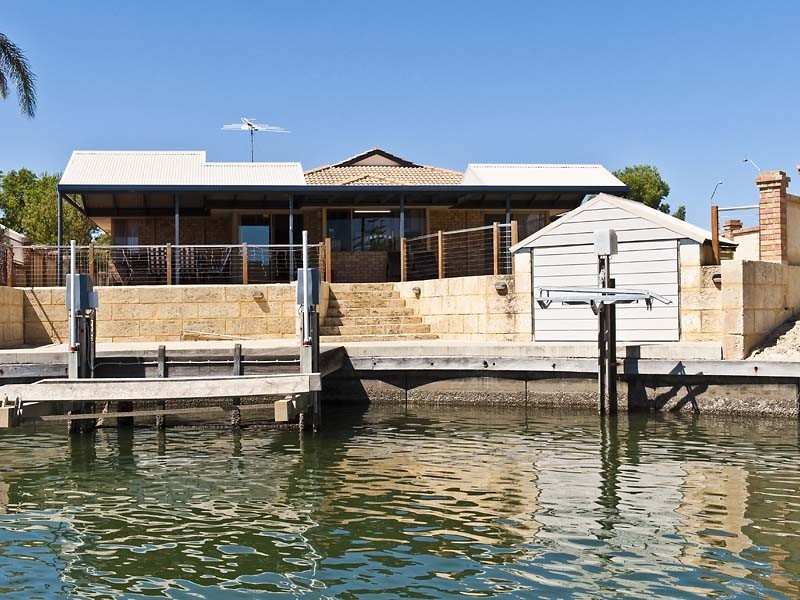 36 Waterside Drive, Dudley Park WA 6210