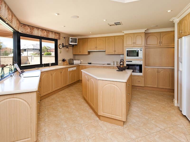 37 Santavea Mews, Halls Head WA 6210