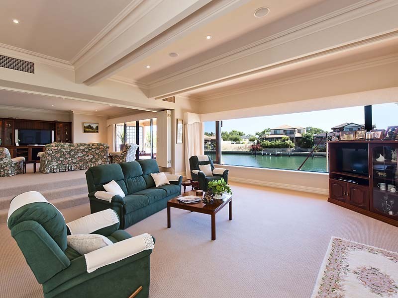 37 Santavea Mews, Halls Head WA 6210