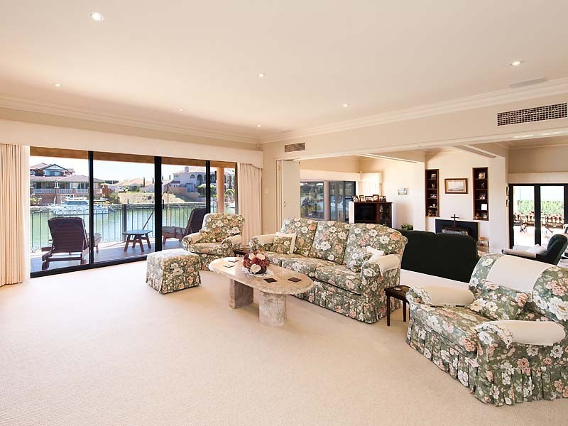 37 Santavea Mews, Halls Head WA 6210