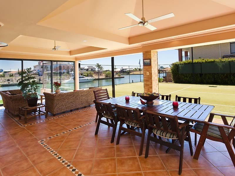 37 Santavea Mews, Halls Head WA 6210