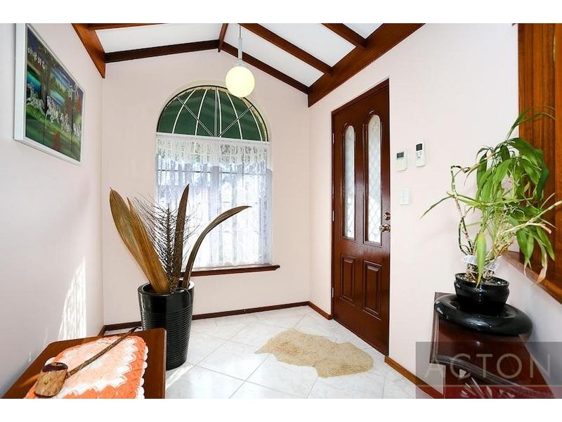 23 Silvertop Avenue, Halls Head WA 6210