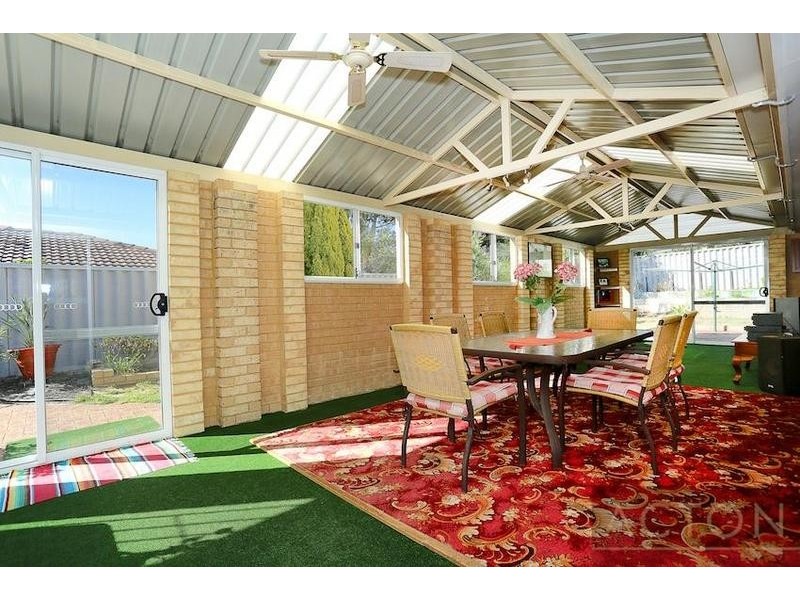 23 Silvertop Avenue, Halls Head WA 6210