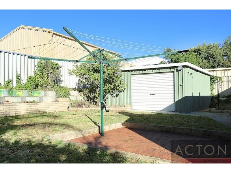 23 Silvertop Avenue, Halls Head WA 6210