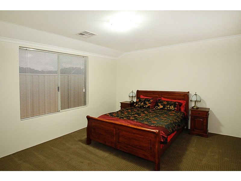 1 Harvest Chase, Madora Bay WA 6210