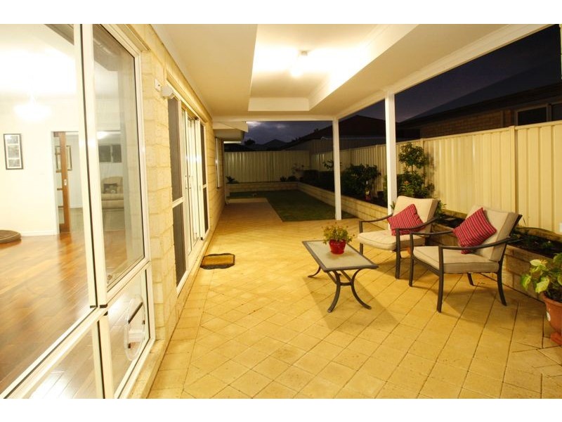 1 Harvest Chase, Madora Bay WA 6210