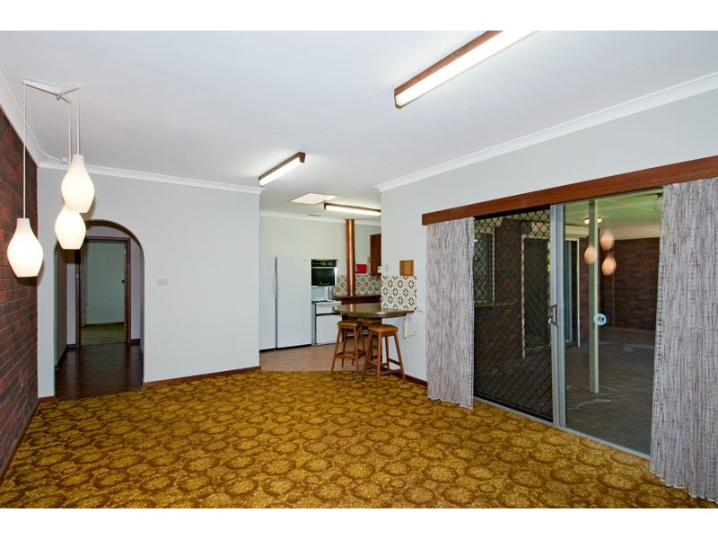 9 McKerracher Street, Dudley Park WA 6210