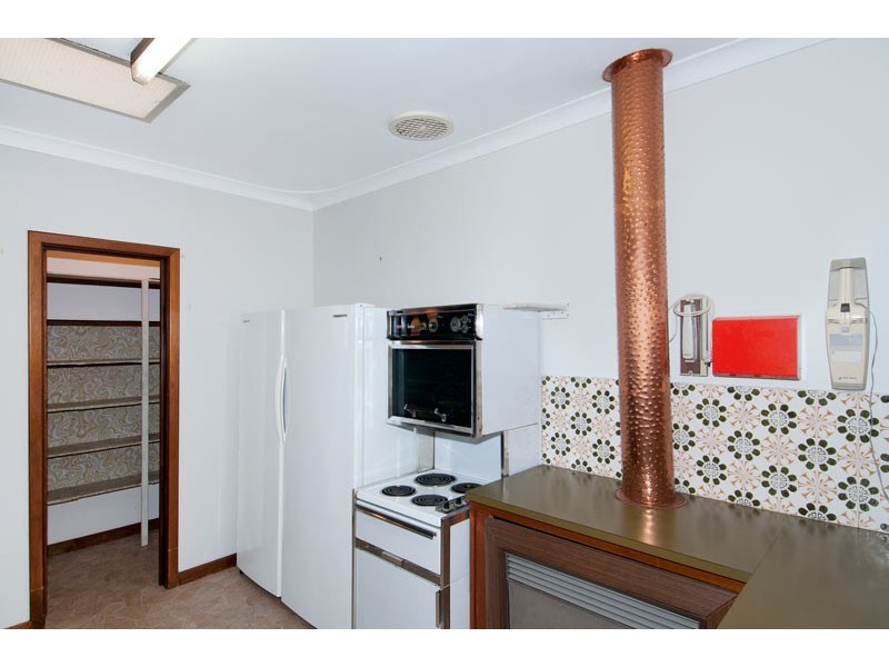 9 McKerracher Street, Dudley Park WA 6210