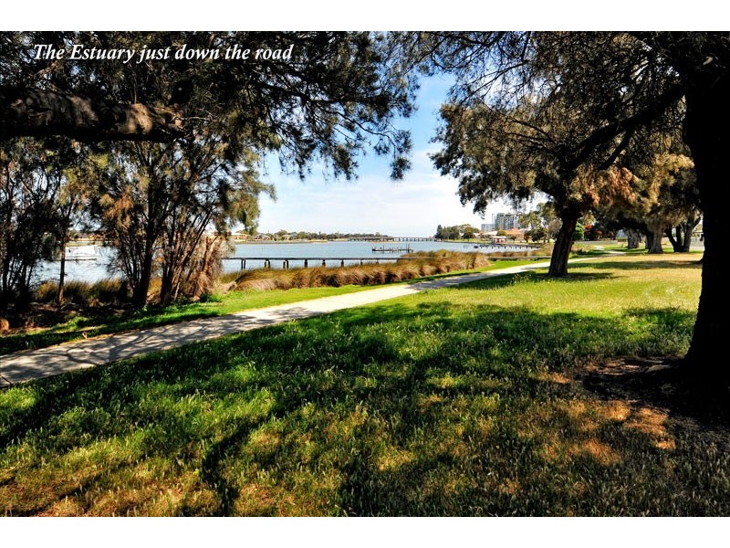 9 McKerracher Street, Dudley Park WA 6210