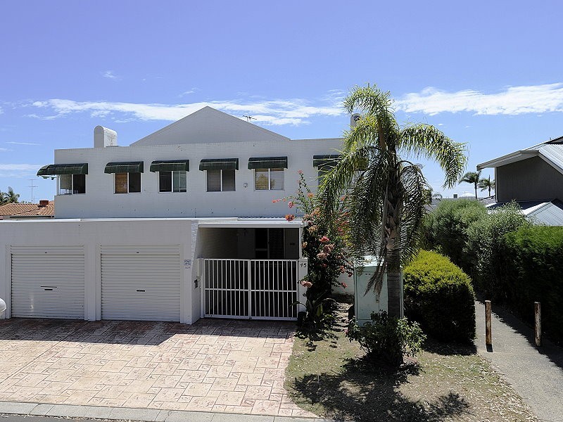 45 Waterside Drive, Dudley Park WA 6210