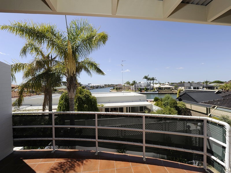 45 Waterside Drive, Dudley Park WA 6210