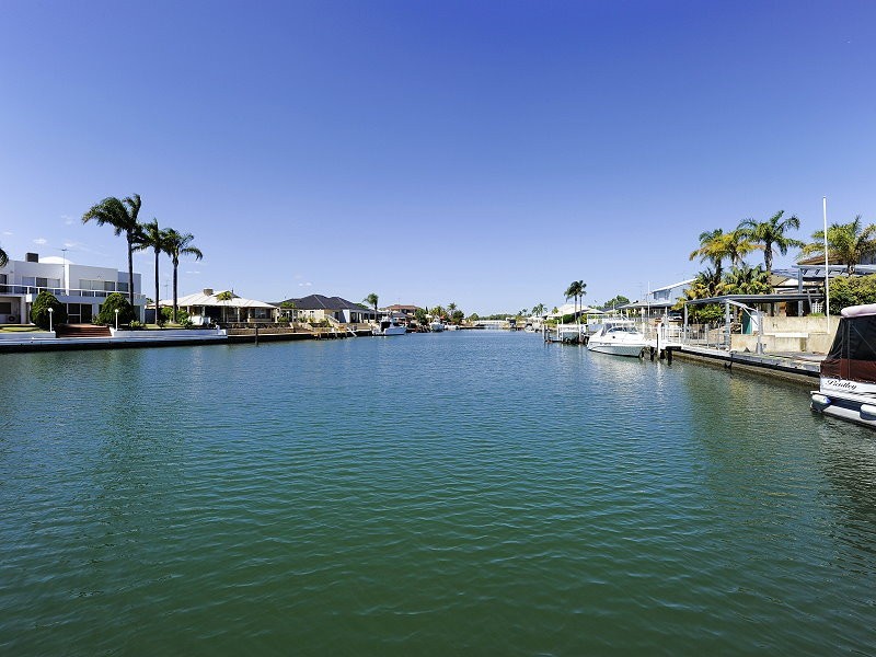 45 Waterside Drive, Dudley Park WA 6210