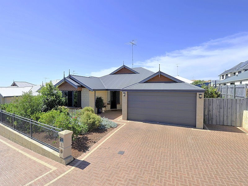 3 Lilly Pilly Lookout, Halls Head WA 6210