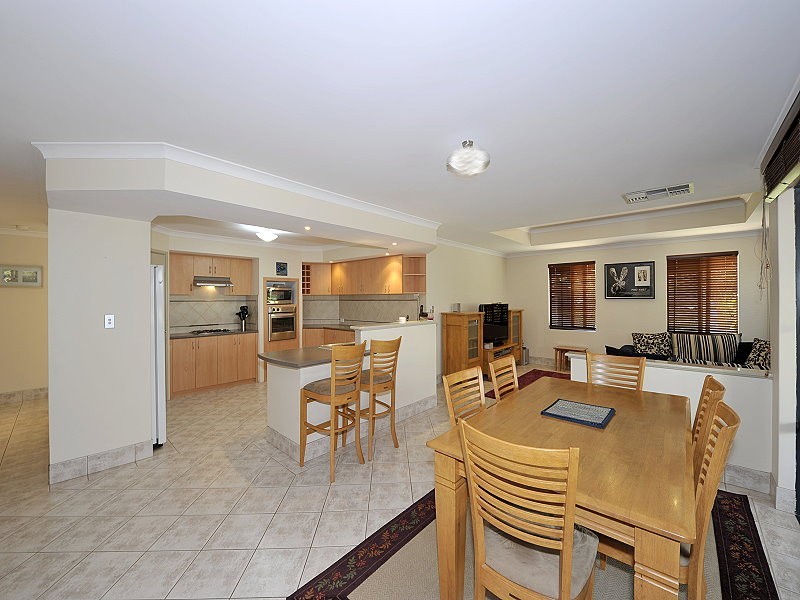 3 Lilly Pilly Lookout, Halls Head WA 6210