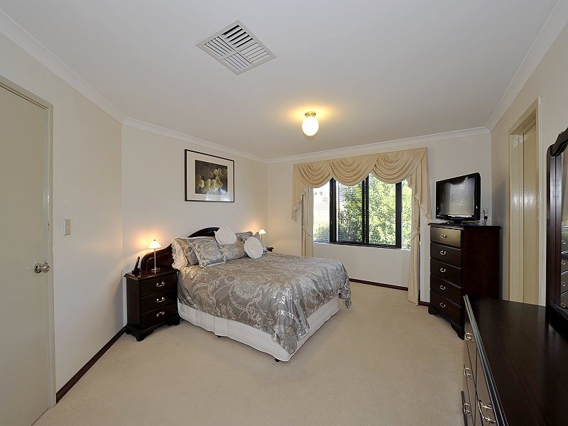 3 Lilly Pilly Lookout, Halls Head WA 6210