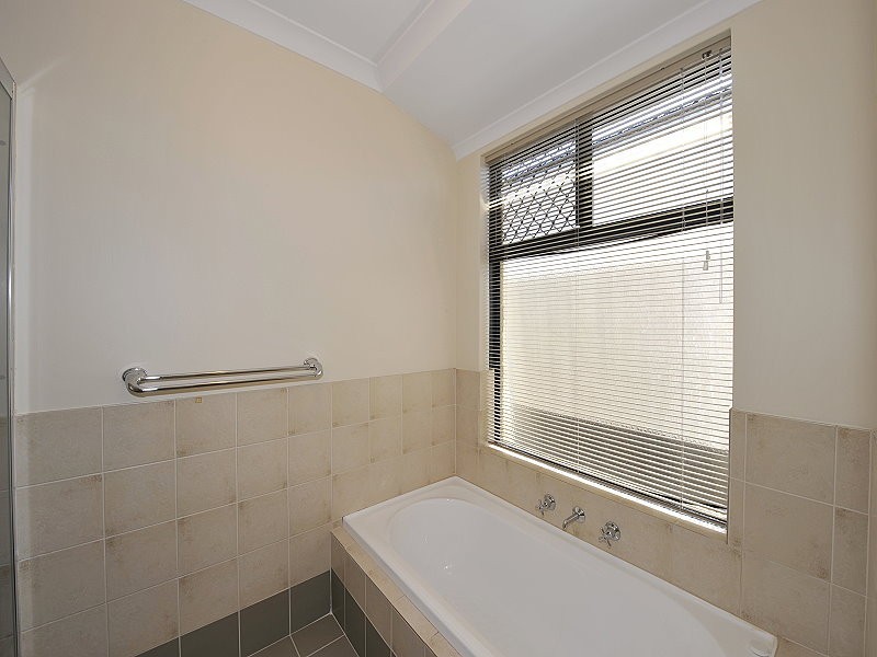 3 Lilly Pilly Lookout, Halls Head WA 6210