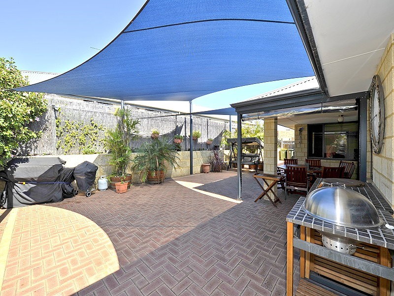 3 Lilly Pilly Lookout, Halls Head WA 6210