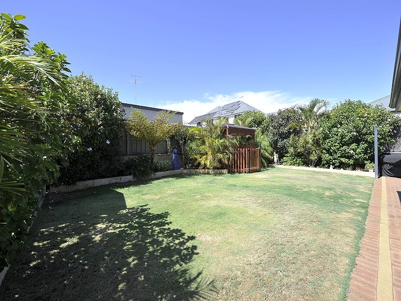 3 Lilly Pilly Lookout, Halls Head WA 6210