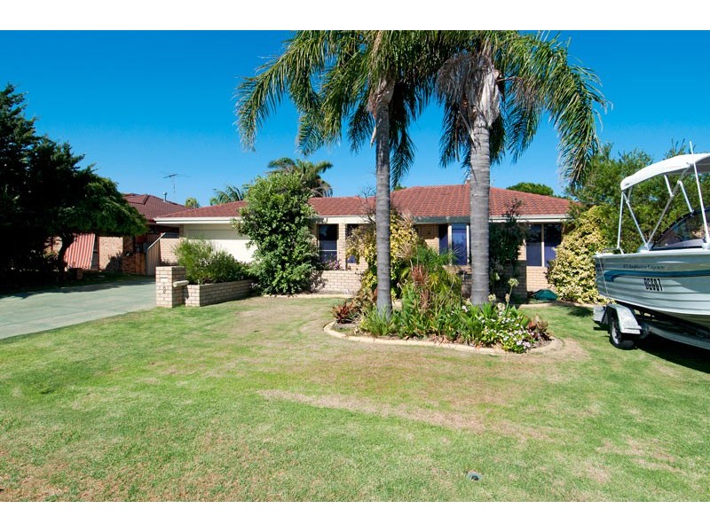 9 Vermont Avenue, Meadow Springs WA 6210