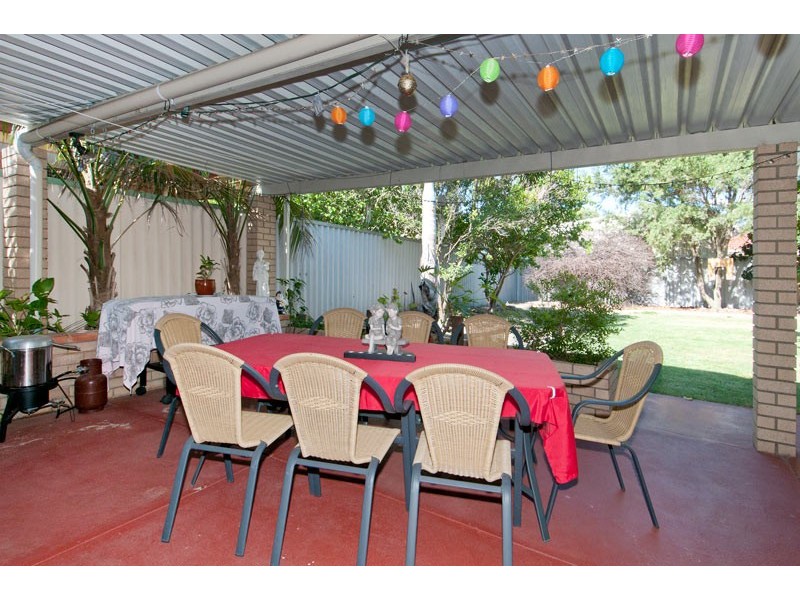 9 Vermont Avenue, Meadow Springs WA 6210