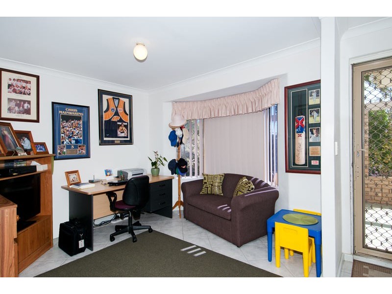 9 Vermont Avenue, Meadow Springs WA 6210