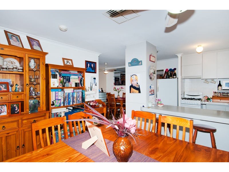 9 Vermont Avenue, Meadow Springs WA 6210