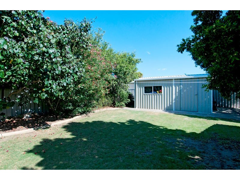 9 Vermont Avenue, Meadow Springs WA 6210